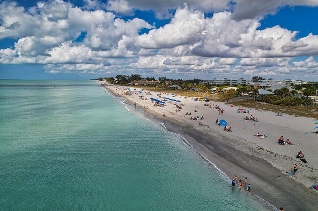 Building Photo - 5831 Monroe Rd