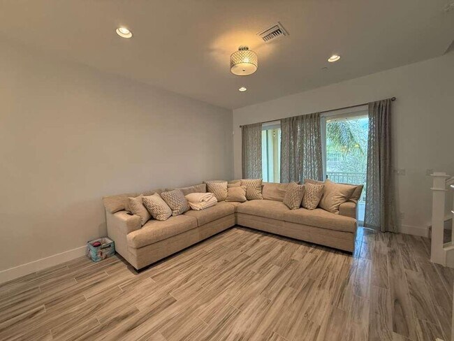 Building Photo - 5348 Sagan Ln