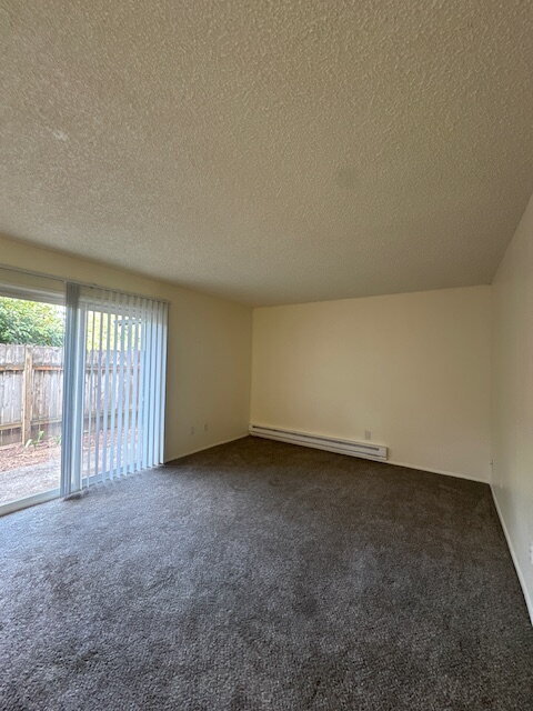 Building Photo - 2-Bedroom Apartment, 1.5 Bath, Downstairs,...