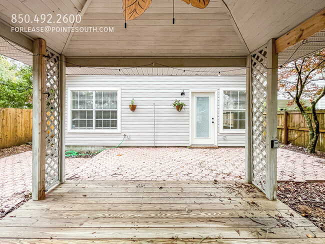 Building Photo - Charming 3-Bedroom Home in East Hill!