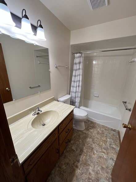 Building Photo - 4259 S 26th St