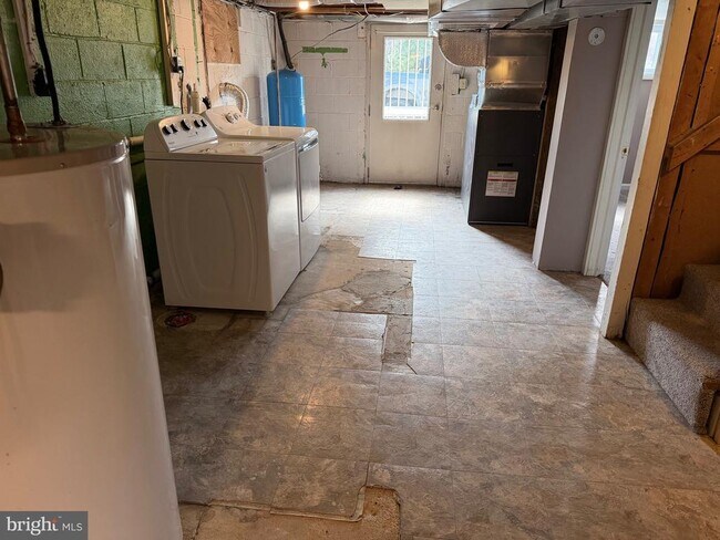 Building Photo - 7285 Clyde Jones Rd