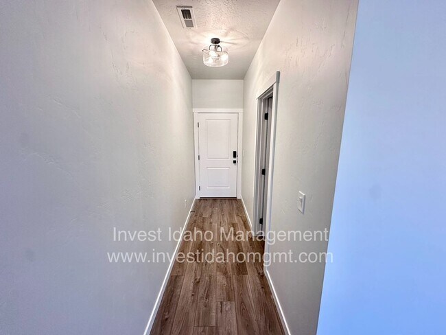 Building Photo - Prioritize comfortable living in this CBH home built in 2024!
