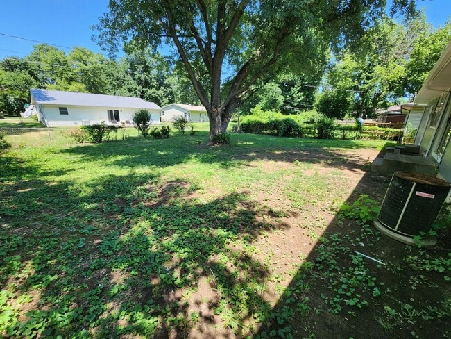 Building Photo - Spacious 3-Bedroom, 2-Bathroom Home COMING...