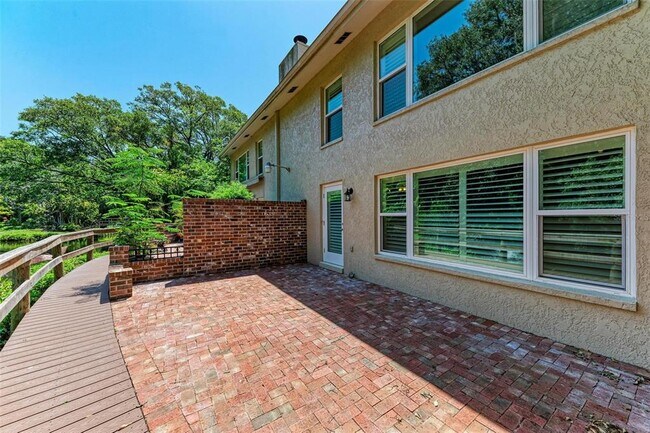 Building Photo - 2927 W Gandy Blvd