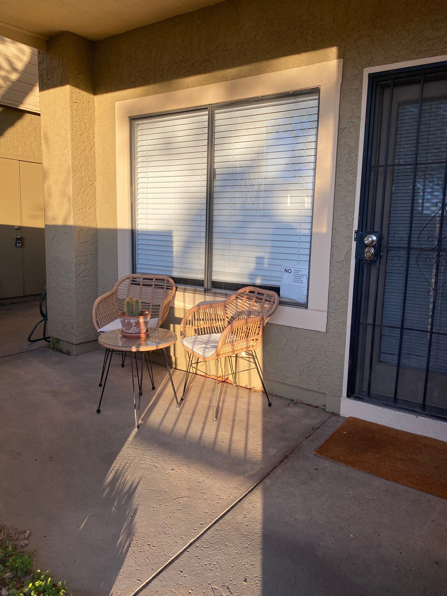 Patio 1 - 2035 S Elm St