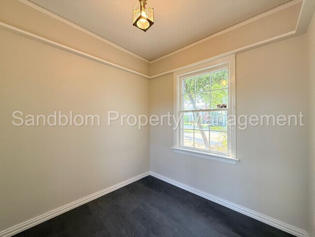 Building Photo - For Lease | Midtown Tulsa | Available Now!
