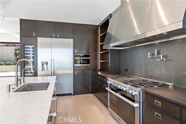 Building Photo - 2340 Crestview Dr