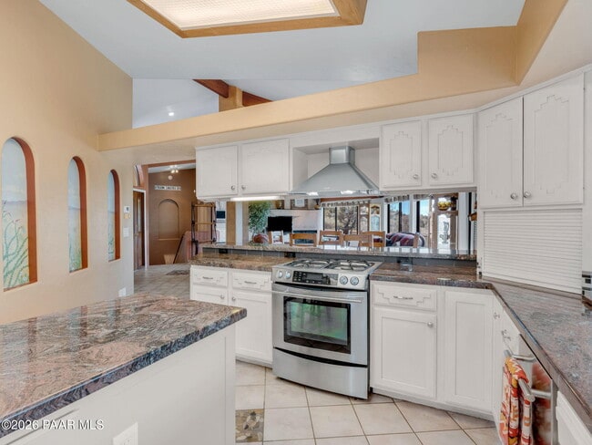 Building Photo - 3160 Rainbow Ridge Dr