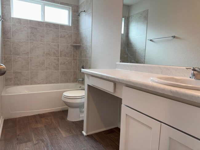 Building Photo - 9603 Lowline Brg