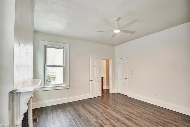 Building Photo - 412 W 29th St