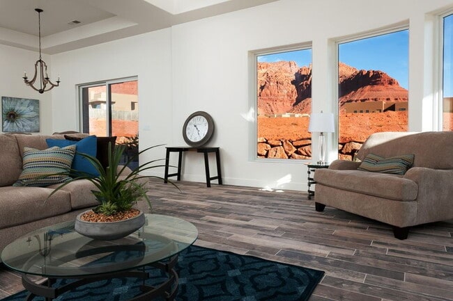 Building Photo - Gorgeous luxury 4 bedroom home in Ivins