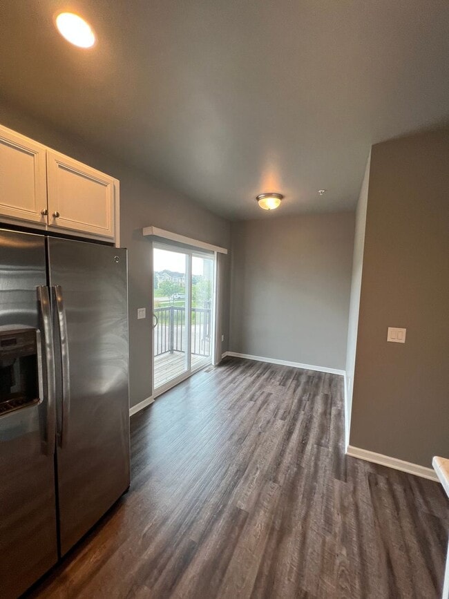 Building Photo - 2 Bedroom, 2.5 Bath Townhome