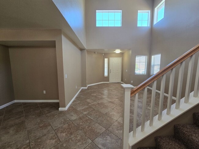 Building Photo - 1602 W Ave H4