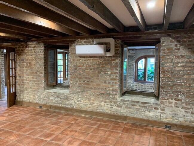 Building Photo - 20 Montagu St