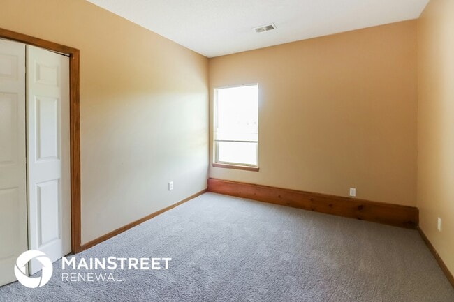 Building Photo - 19221 E 15th Terrace Ct N