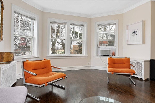 Building Photo - 3617 N Sawyer Ave