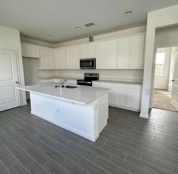 Building Photo - 4350 Davos Dr