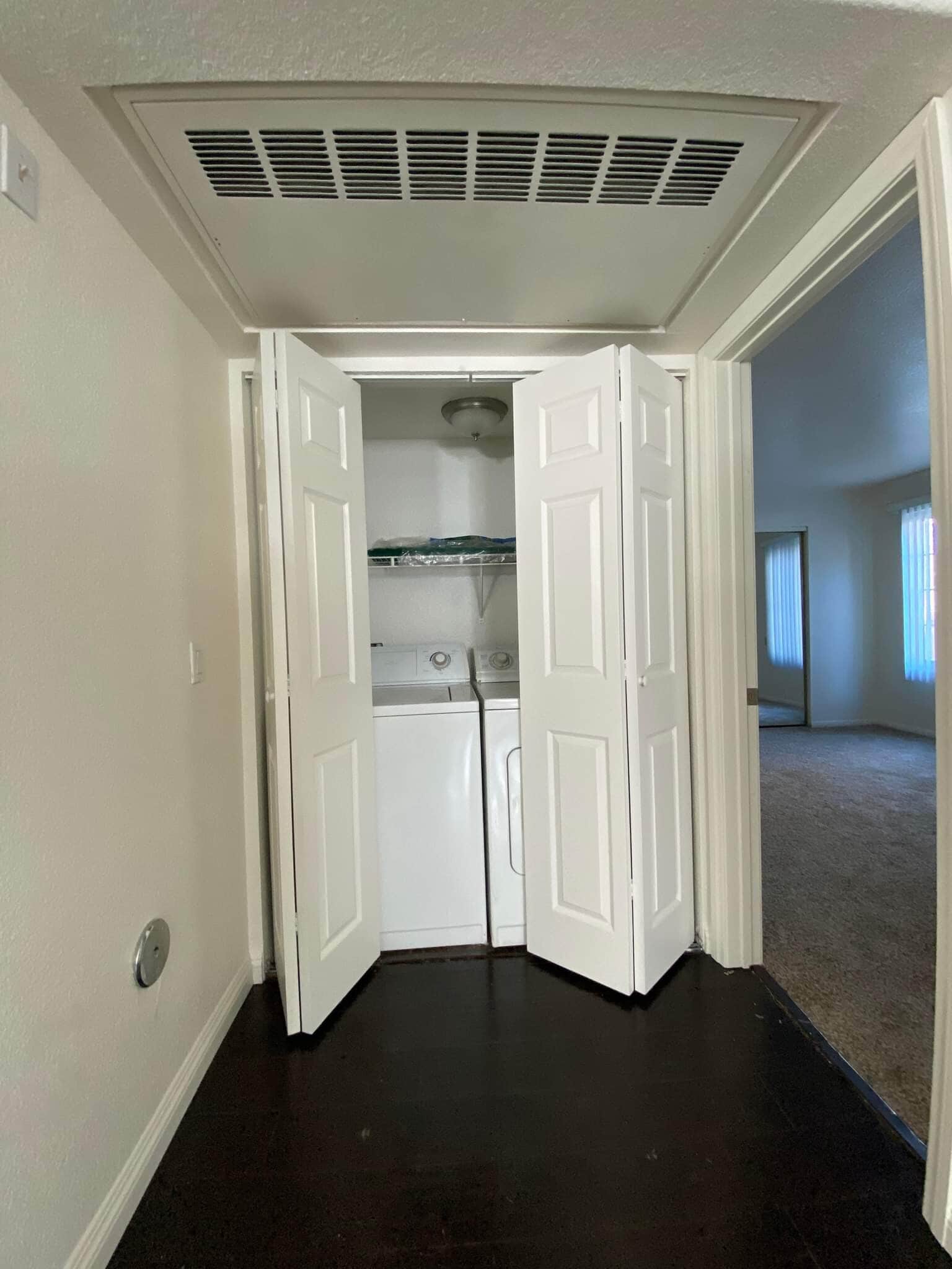 Building Photo - 3145 E Flamingo Rd