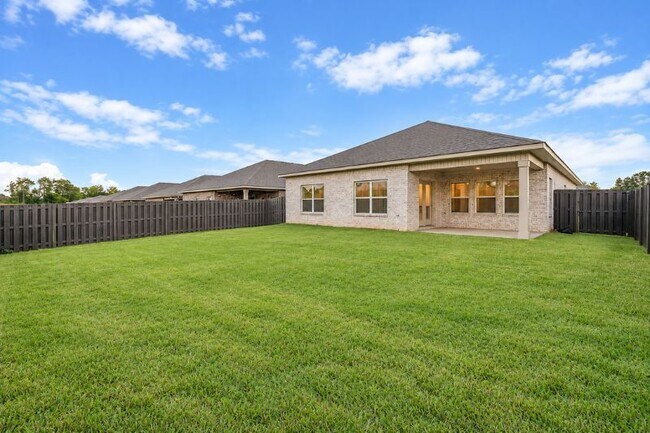 Building Photo - 303 Ivyleaf Dr