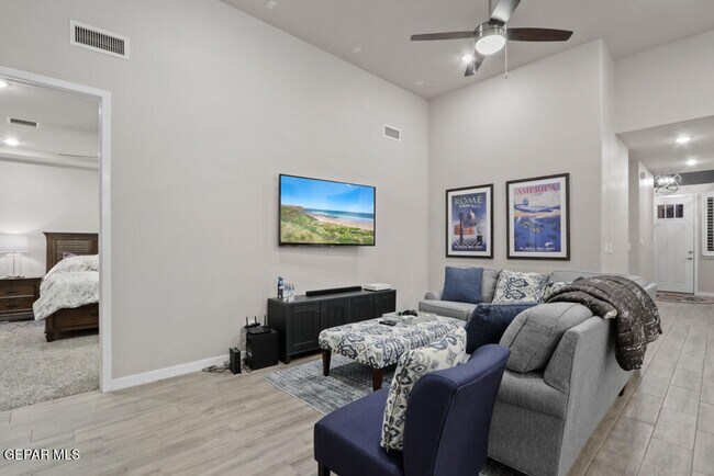 Building Photo - 4556 Marisabel Azcarate St