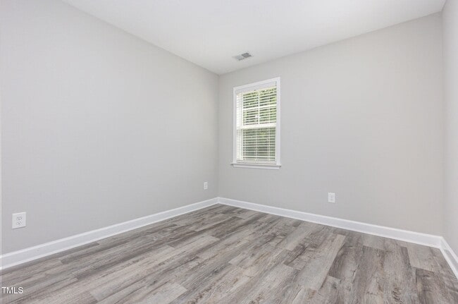 Building Photo - 205 S Walnut St