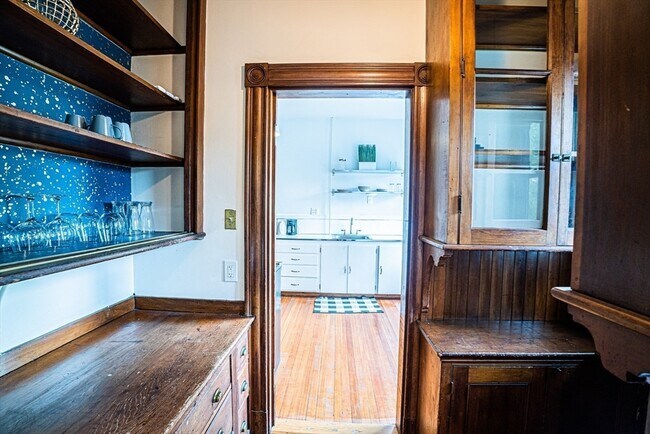 Building Photo - 18 Whittier St