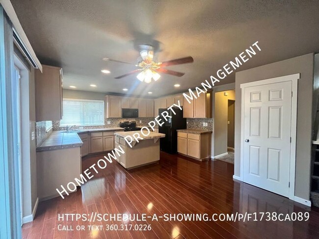 Building Photo - Large 4 Bedroom home in Horizon Pointe!