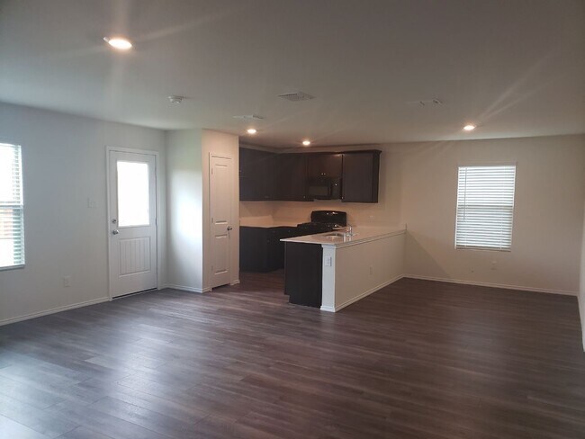 Building Photo - 2051 Puma St
