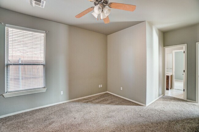 Building Photo - Bright & Spacious 3-Bed, 3.5 Bath Corner-Lot Home in Deer Creek Schools with Chef’s Kitchen & Bon...