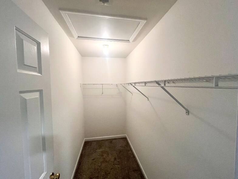 Building Photo - 473 Dandelion Ln