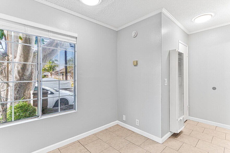 Building Photo - 1826 Cerritos Ave