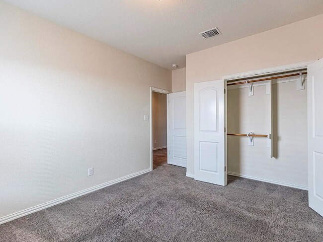 Building Photo - Spacious 4 Bedroom Home with 2 Car Garage in Boerne ISD