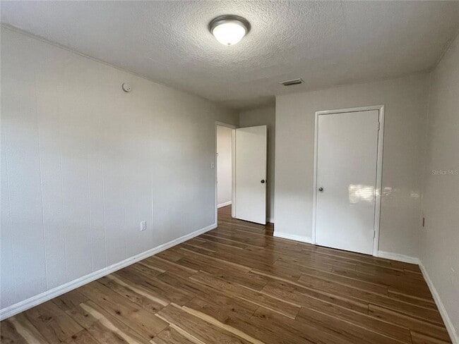 Building Photo - 1208 Carlton Ave
