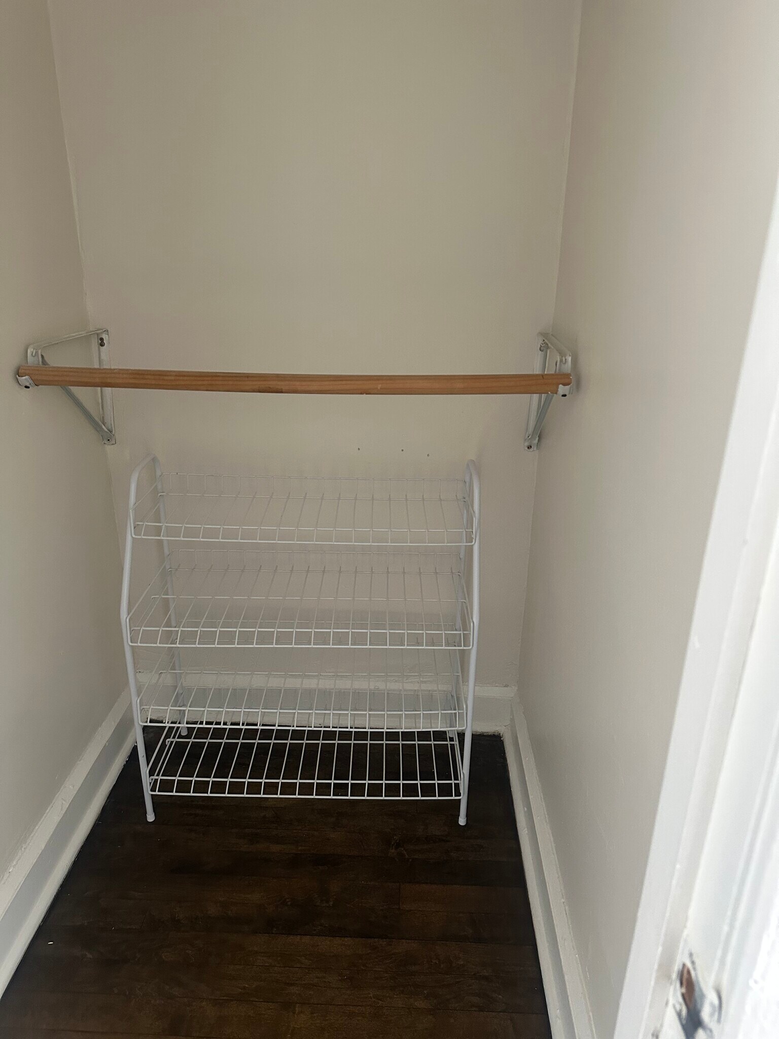 Building Photo - 903 N Lockwood Ave