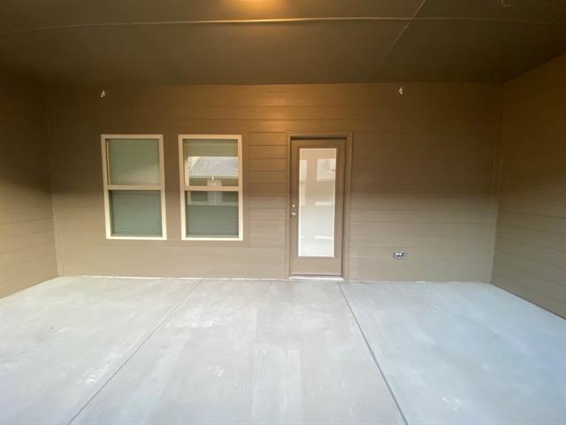 Building Photo - 2405 Klamath Dr