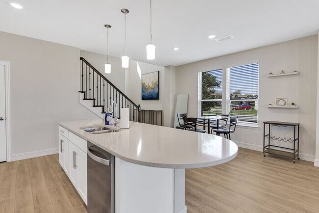 Building Photo - Like-New 4 Bedroom Home in Prime Garland Location