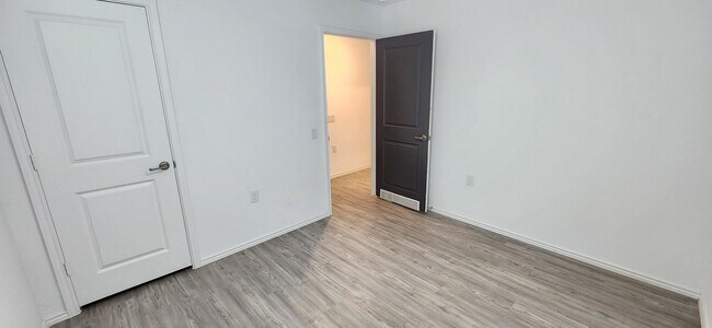 Building Photo - Charming 2-Bed, 2-Bath Home in Thea Meadows