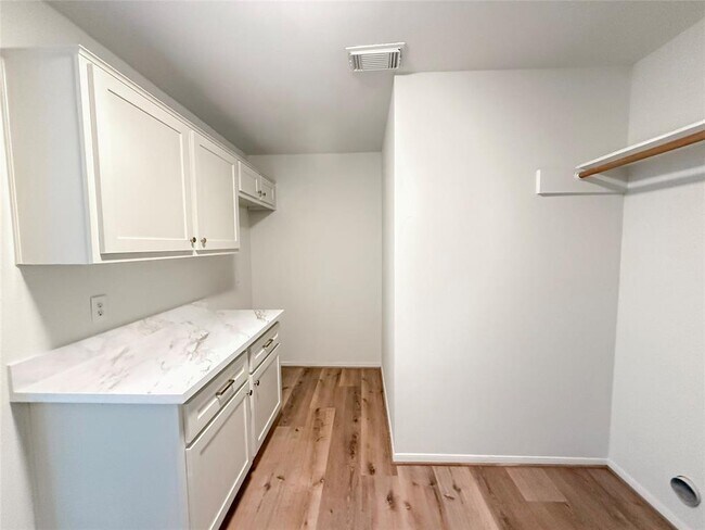 Building Photo - 150 Rushwing Pl