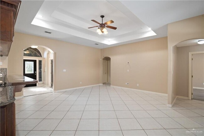 Building Photo - 23 Ora St