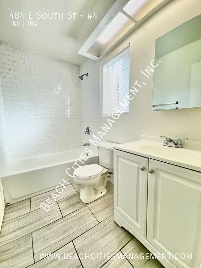 Building Photo - 484 E South St