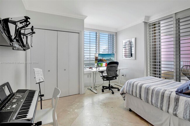 Building Photo - 781 Crandon Blvd