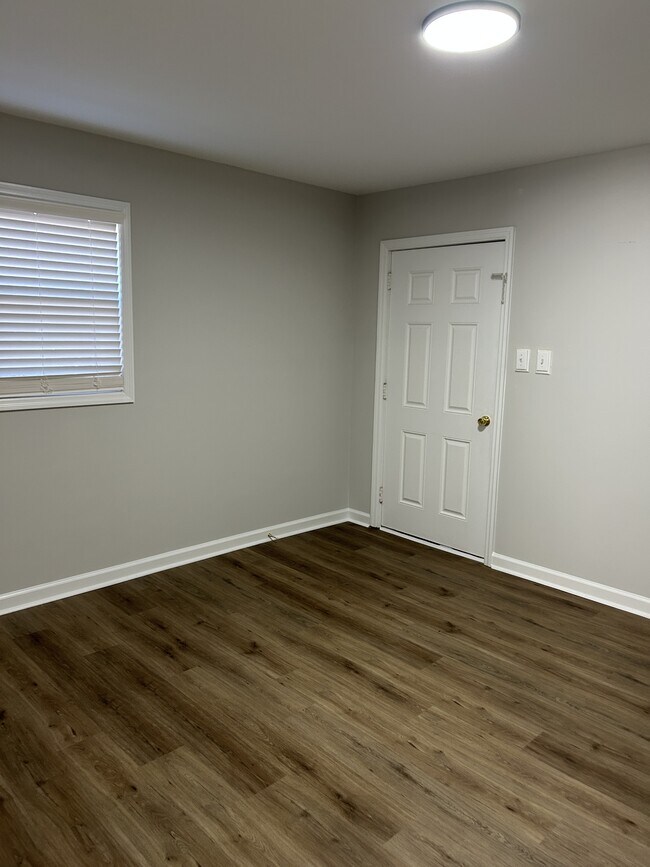 Building Photo - 702 62nd Ave N