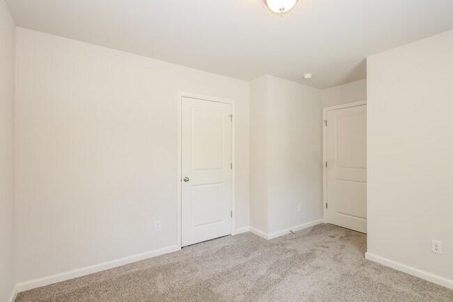 Building Photo - 2195 Bayside St SW