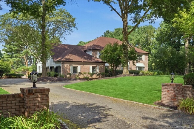 Building Photo - 3 Farmwoods Ln