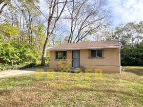 Building Photo - 2 bedrooms 1 bathroom house