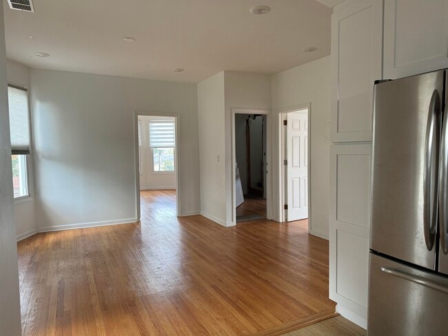 Building Photo - 143 W 2nd St