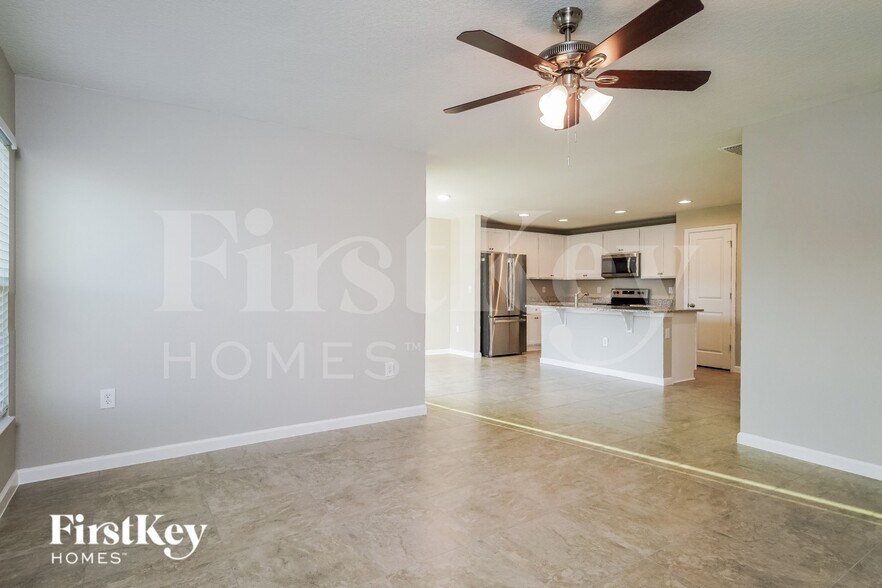 Building Photo - 349 S Haven Ct