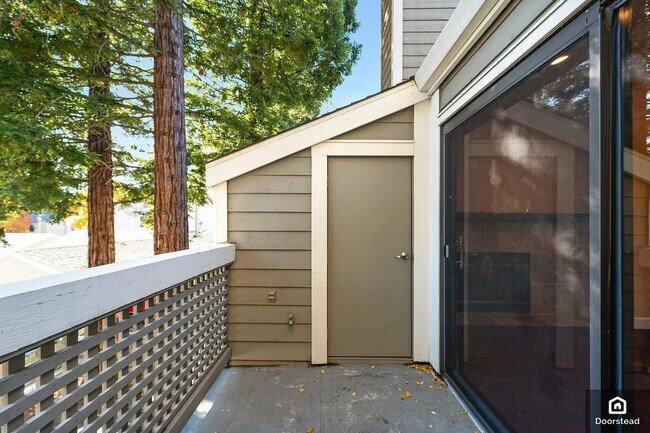 Building Photo - 298 Eastridge Dr