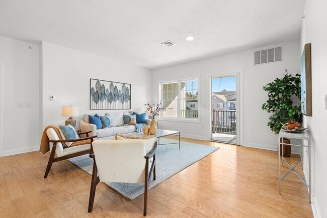 Building Photo - 360 Andover St